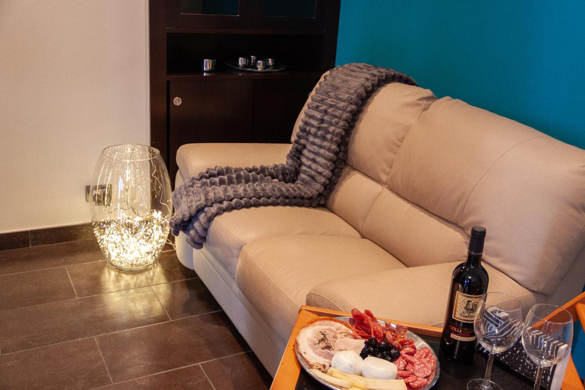 A Casa Di Marco Guesthouse - Apt Di Ciampino E Stazione Per Roma Marino Bagian luar foto