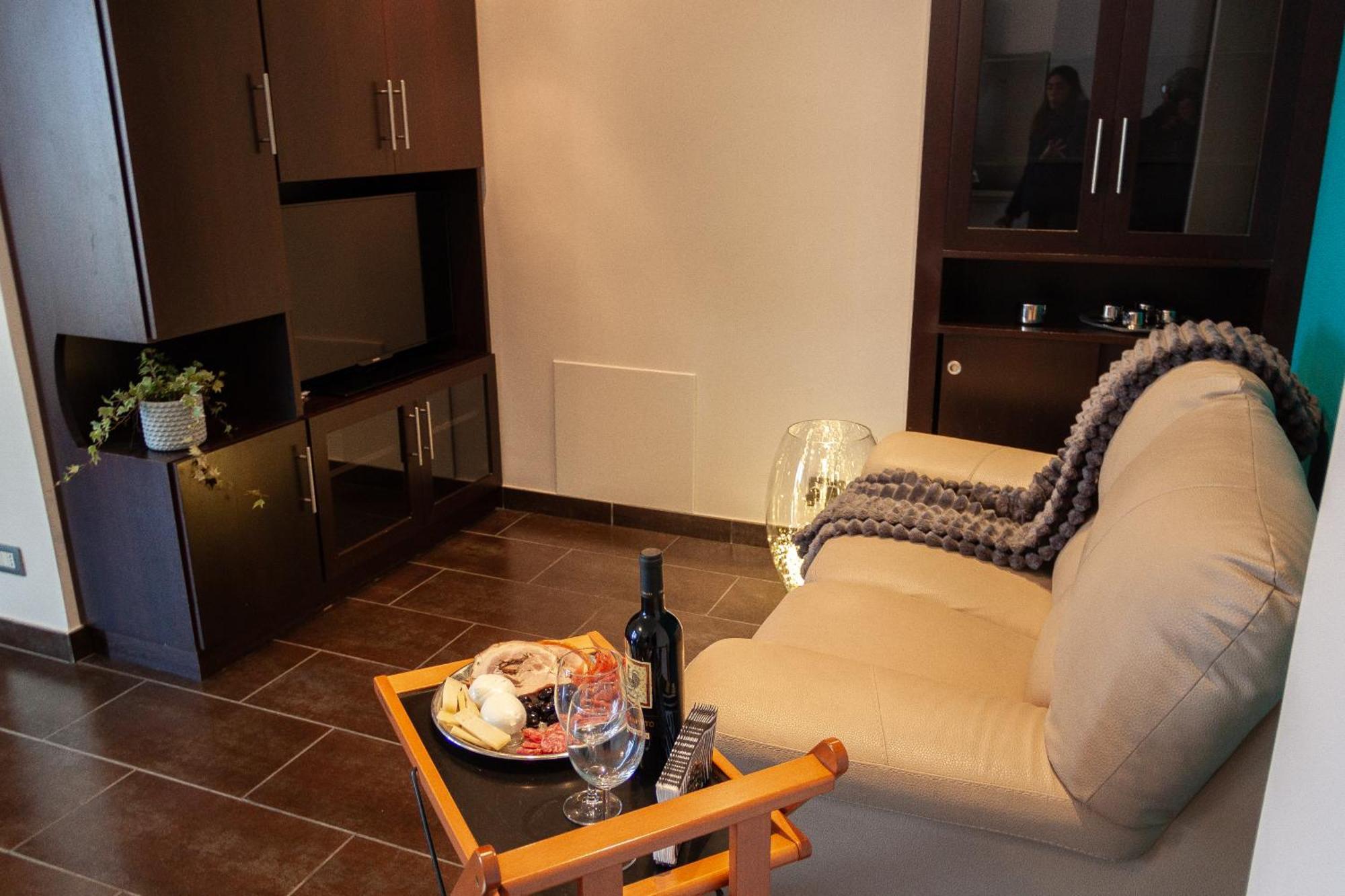 A Casa Di Marco Guesthouse - Apt Di Ciampino E Stazione Per Roma Marino Bagian luar foto