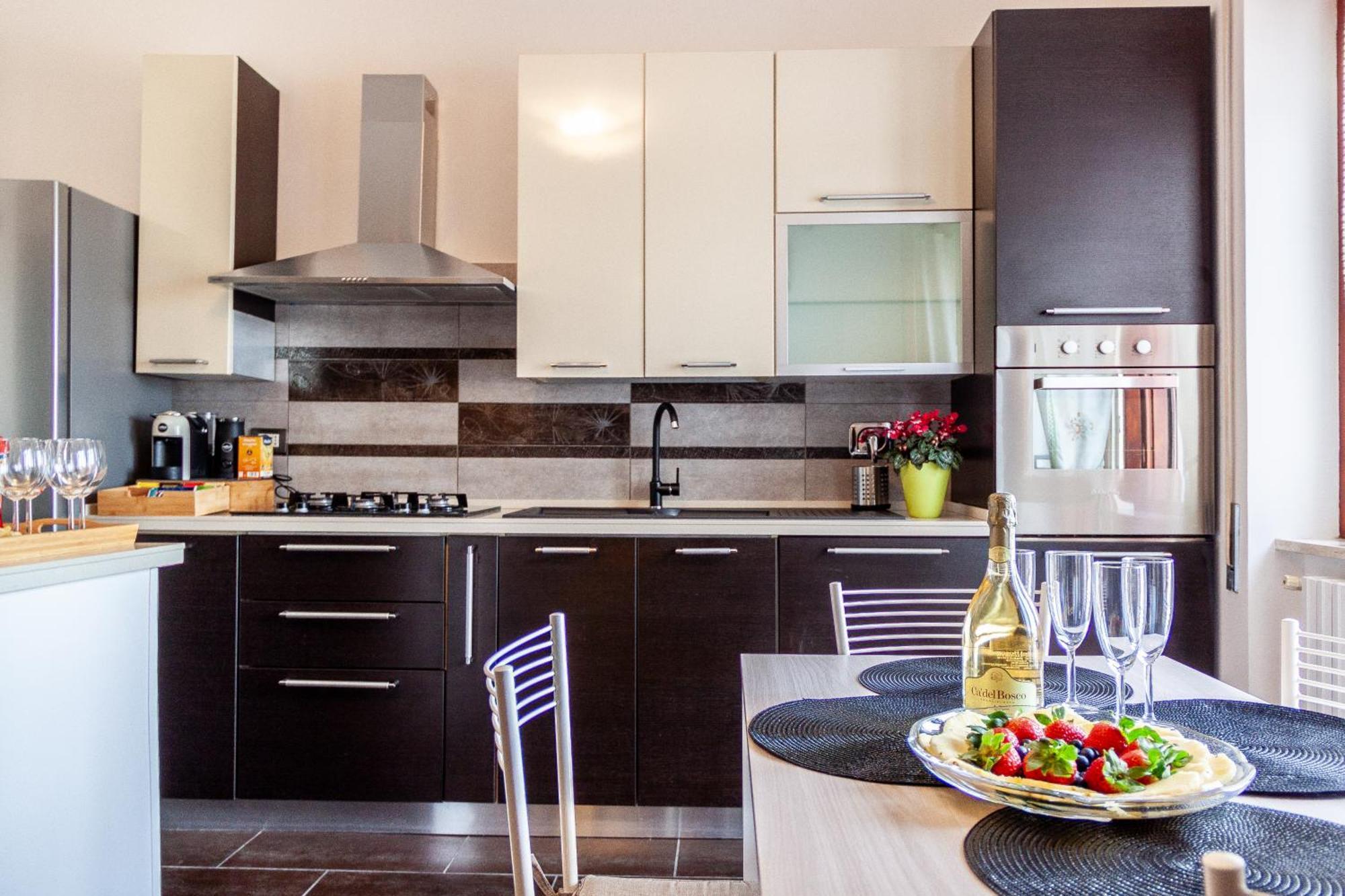 A Casa Di Marco Guesthouse - Apt Di Ciampino E Stazione Per Roma Marino Bagian luar foto