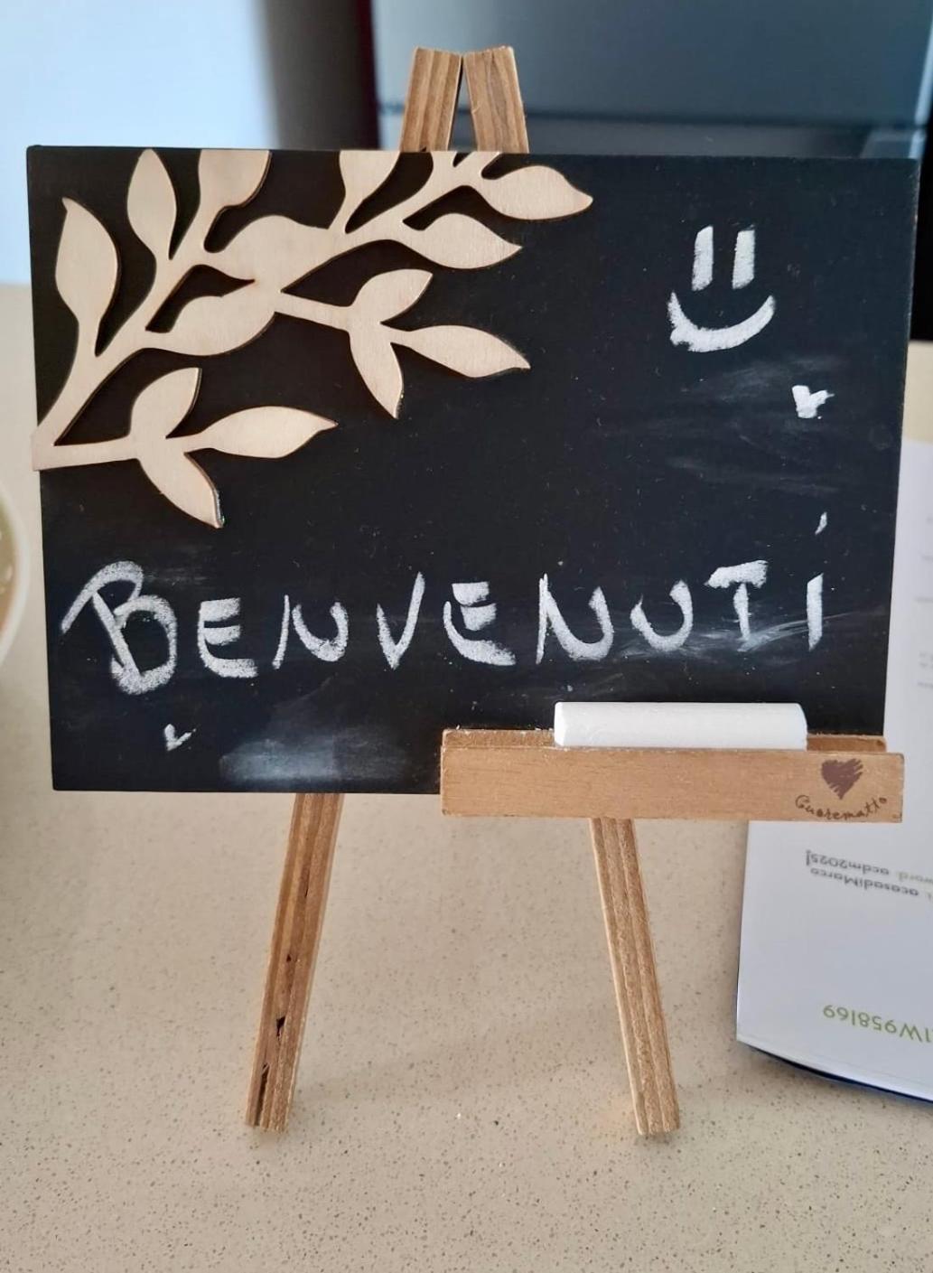 A Casa Di Marco Guesthouse - Apt Di Ciampino E Stazione Per Roma Marino Bagian luar foto
