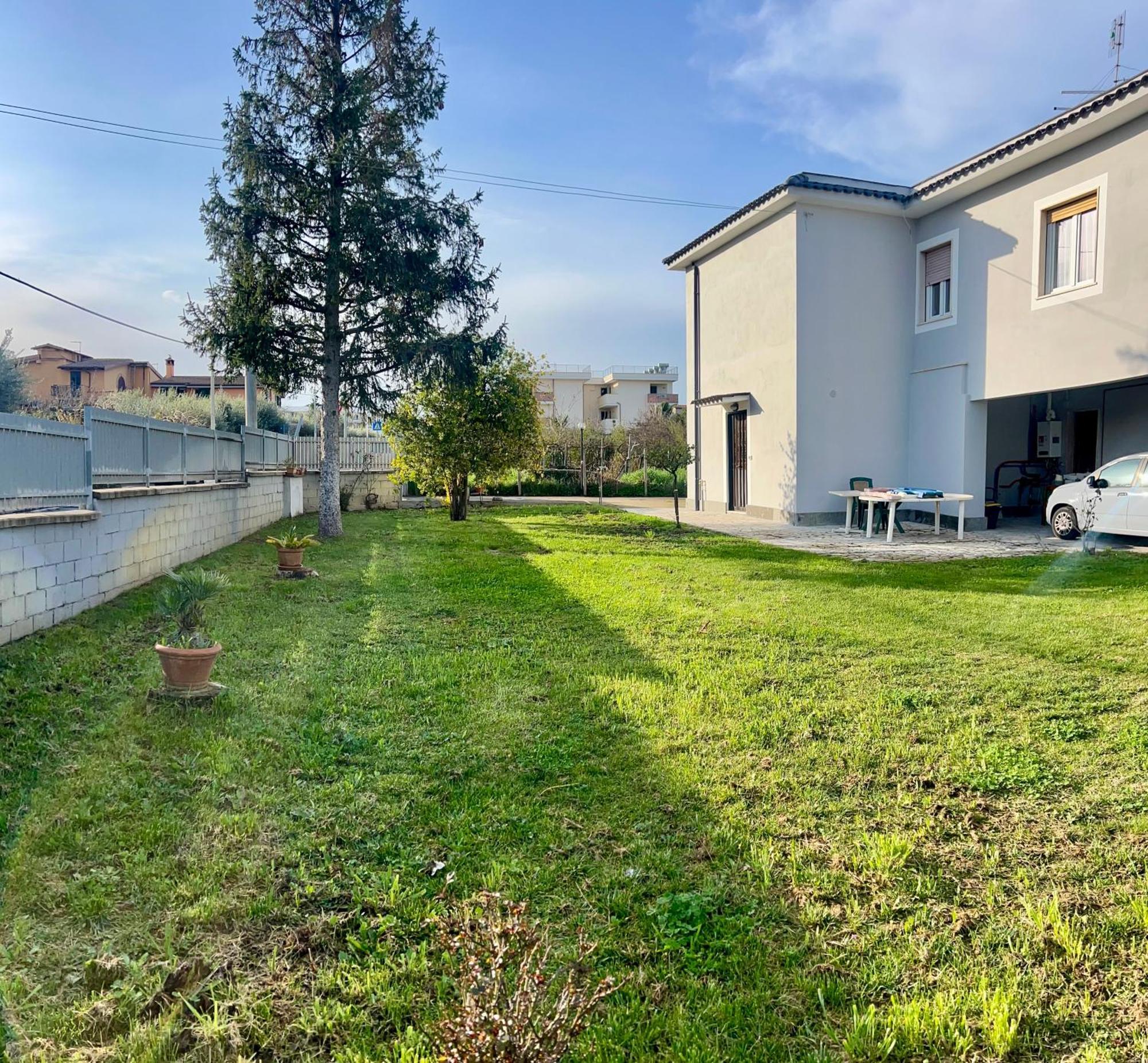 A Casa Di Marco Guesthouse - Apt Di Ciampino E Stazione Per Roma Marino Bagian luar foto